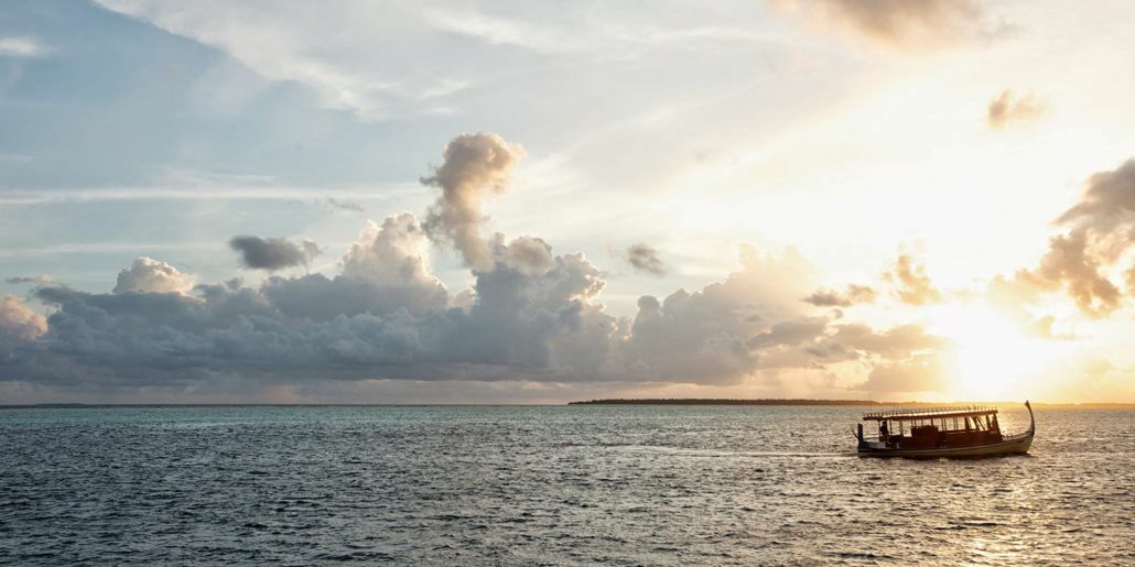 im-experiences-sunset-fishing-bbq Sunset Fishing & BBQ on Sandbank at Hideaway